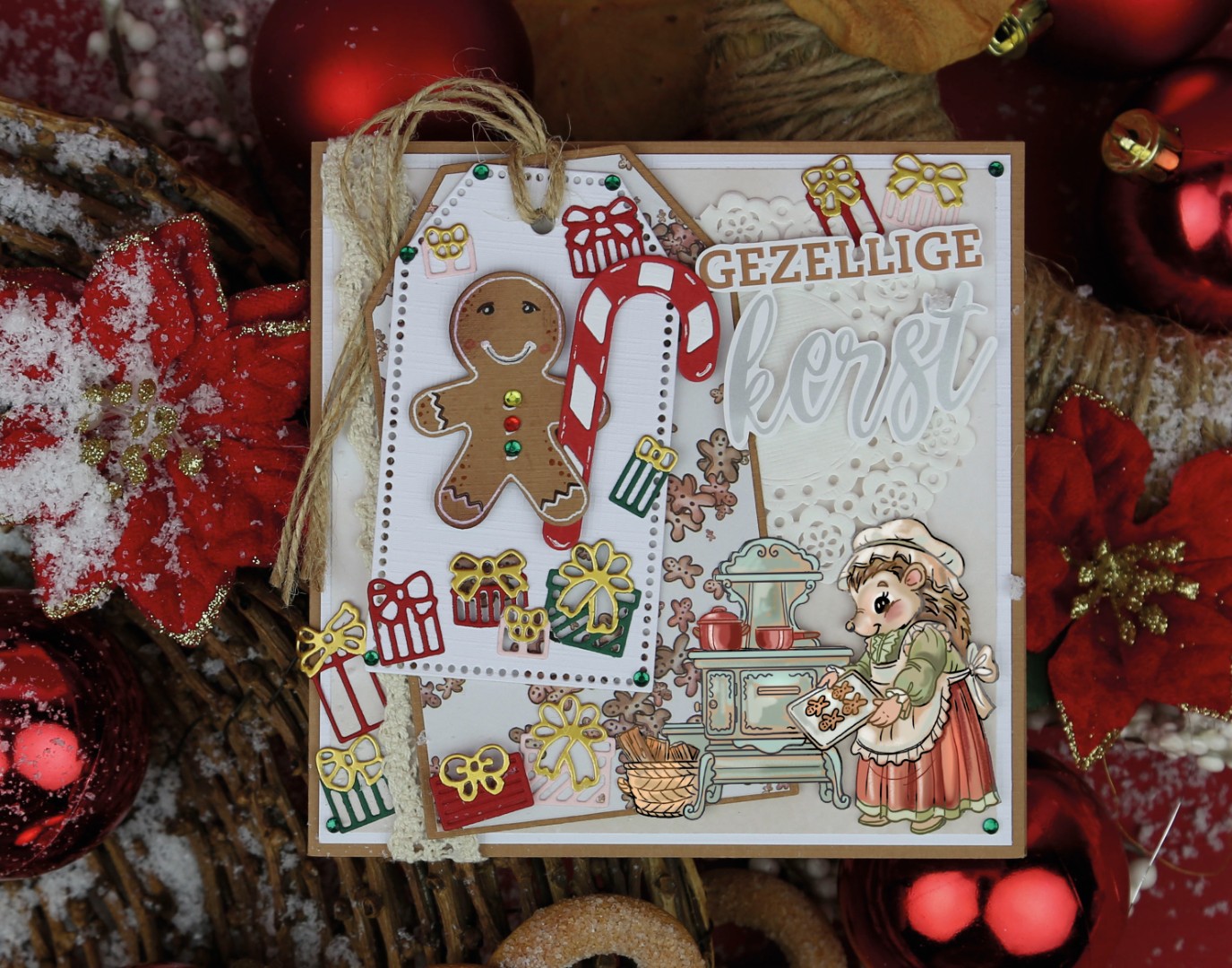 3D Cutting Sheet - Yvonne Creations - A Gift for Christmas - Christmas Cake