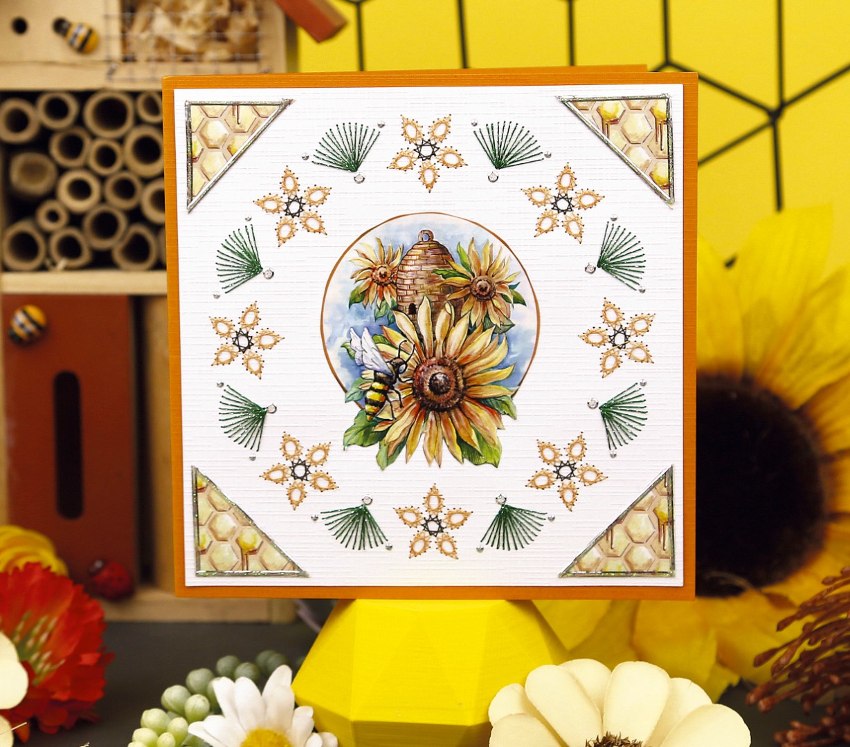 3D Cutting Sheet - Yvonne Creations - Bee Honey - Hive