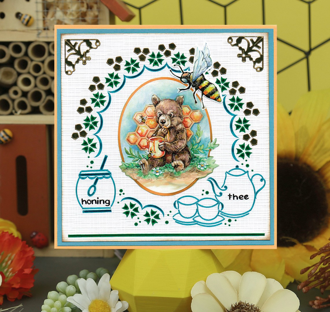 3D Cutting Sheet - Yvonne Creations - Bee Honey - Brown Bear