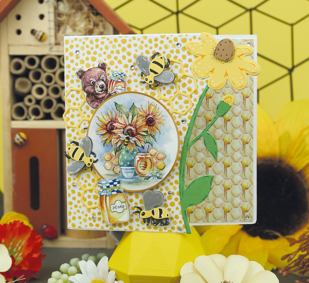 Dies - Yvonne Creations - Bee Honey - Summer Flower Frame A5